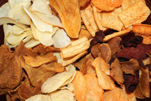 Auch Bio-Gem&uuml;sechips enthalten viel Fett