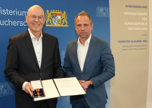 Franz-Theo Gottwald erh&auml;lt Bundesverdienstkreuz