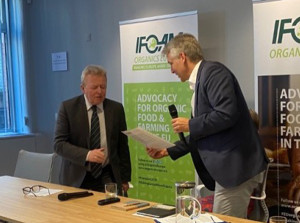 IFOAM beschlie&szlig;t Resolution f&uuml;r Gentechnikfreiheit