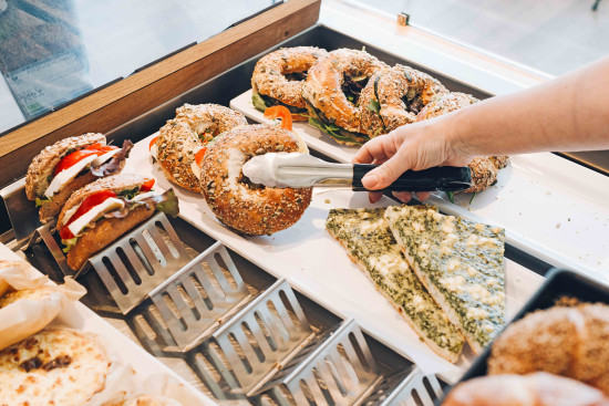 Bio-Brot von gl&uuml;cklichen B&auml;ckern