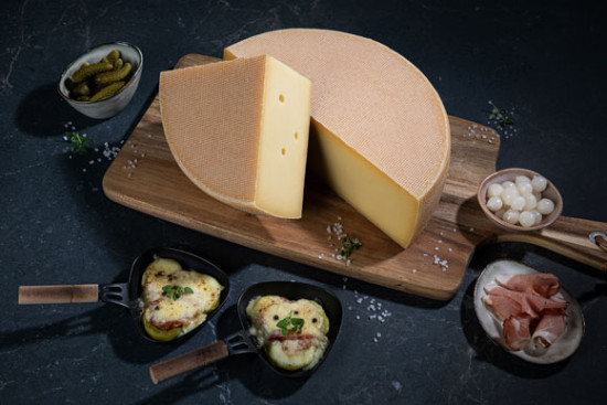 Zur&uuml;ck in der Winterk&auml;setheke: Bio Raclette &amp; Bio Nuss Rebell